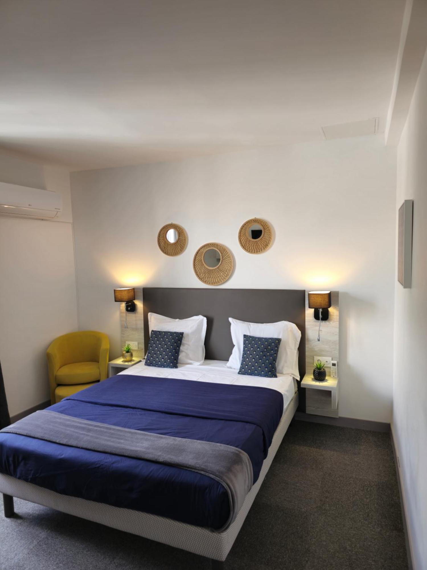 Hotel L'Alsace-Gare Sncf Narbonne Oda fotoğraf