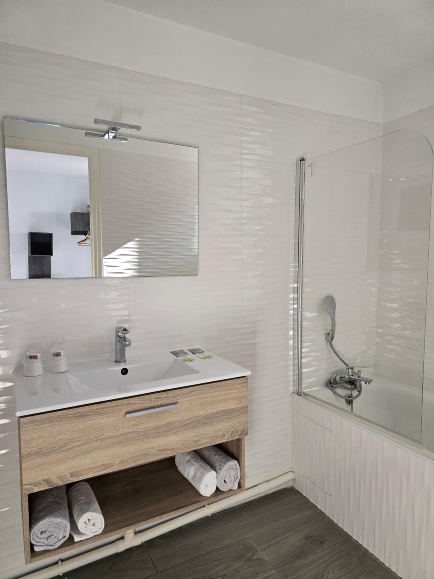 Hotel L'Alsace-Gare Sncf Narbonne Dış mekan fotoğraf