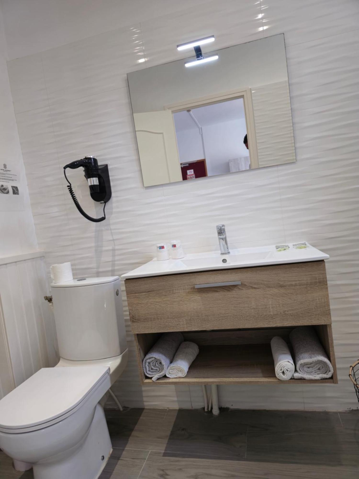 Hotel L'Alsace-Gare Sncf Narbonne Dış mekan fotoğraf