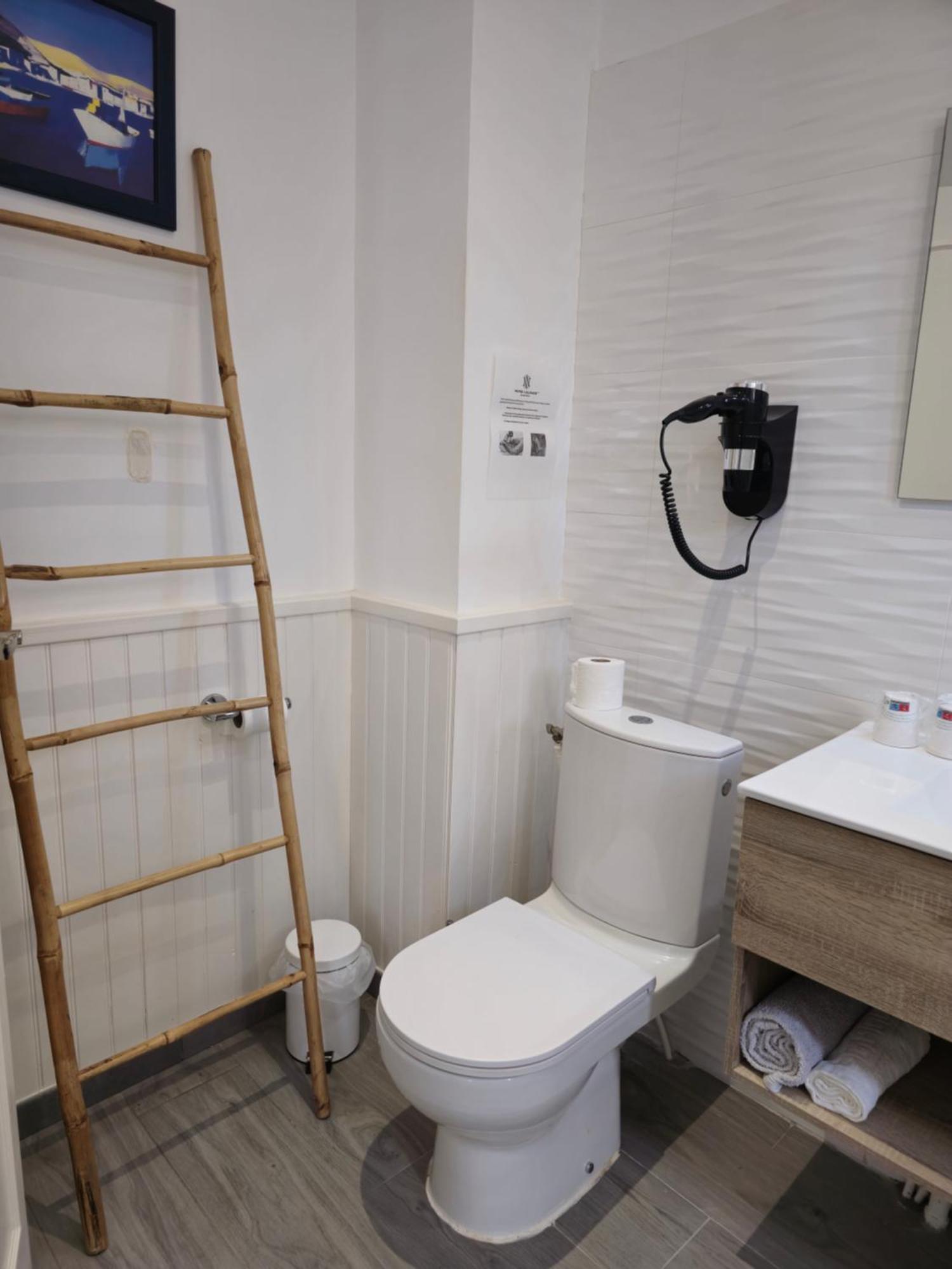 Hotel L'Alsace-Gare Sncf Narbonne Dış mekan fotoğraf